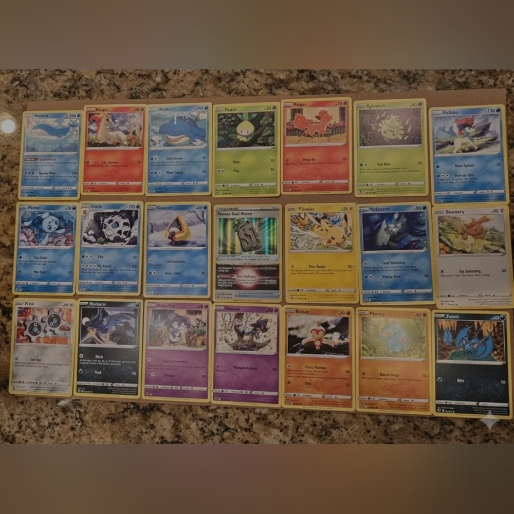 20 Random Pokémon Cards Lot with Guaranteed Holo & No Duplicates!